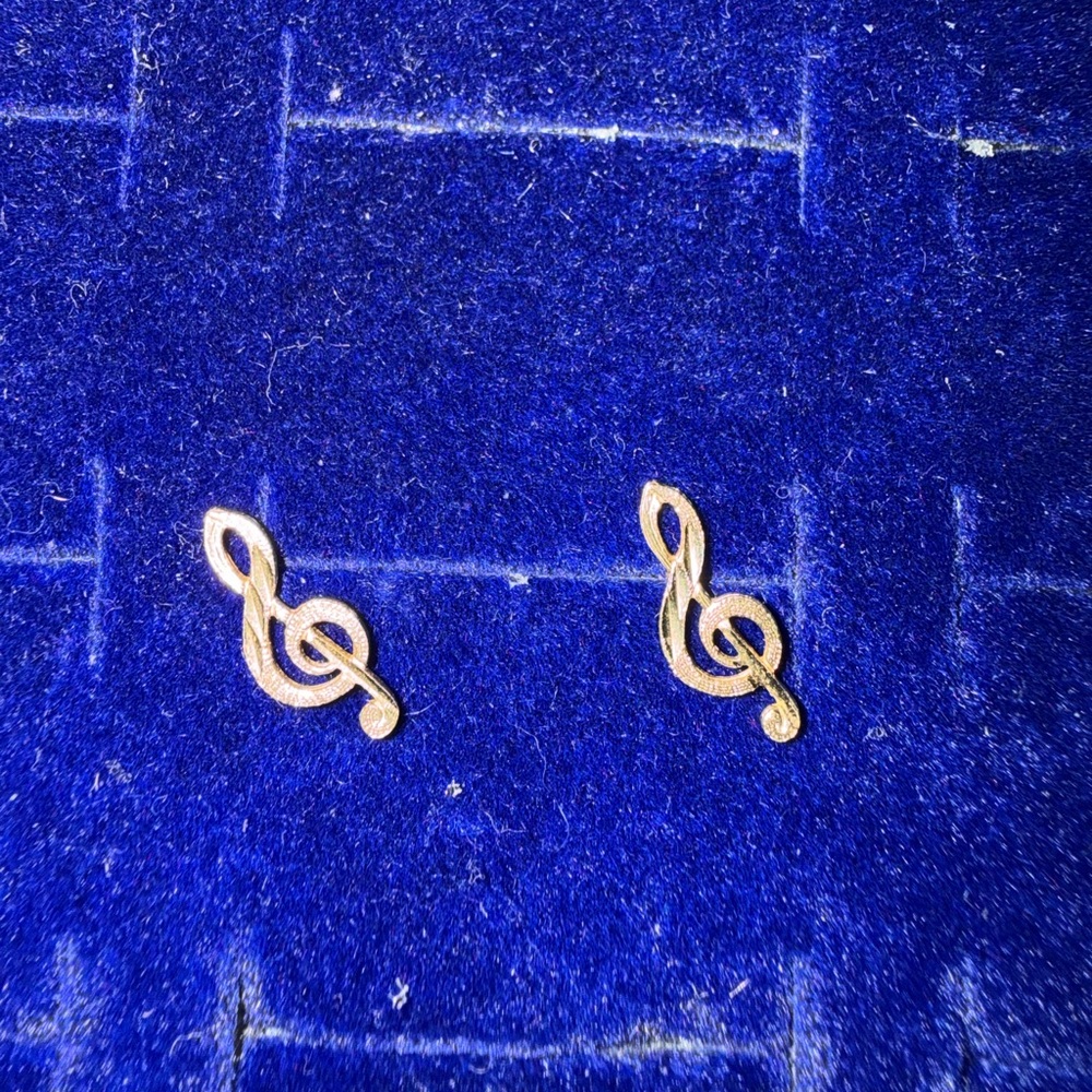 14k Gold Treble Clef Stud Earrings - Musical Note Women Jewelry